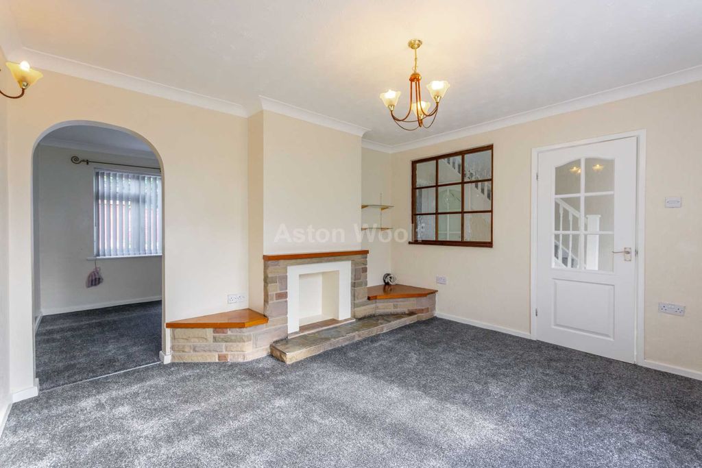 Property photo 3 of 12