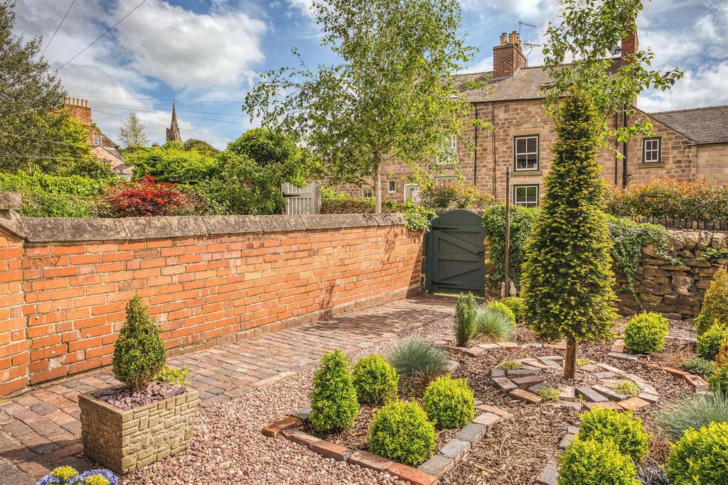 Property photo 2 of 12