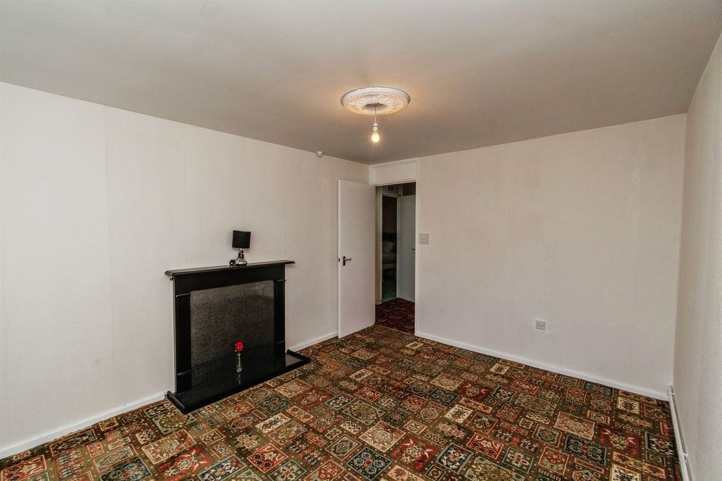 Property photo 3 of 16