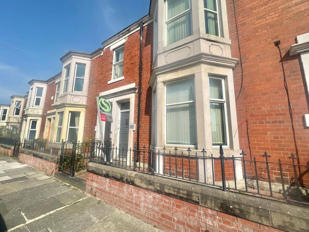 Property photo 2 of 11 Gallery