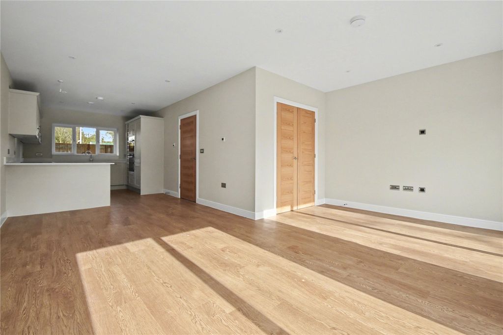 Property photo 2 of 18 Picture No. 04
