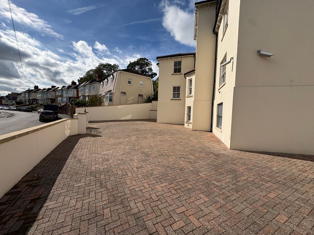 Property photo 3 of 10