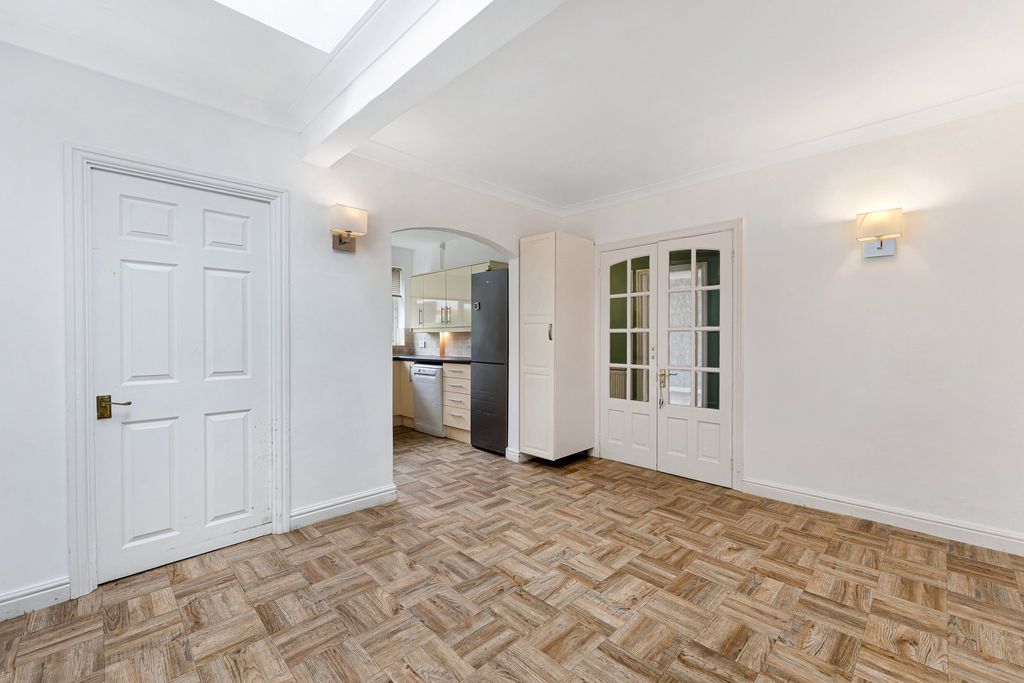 Property photo 2 of 45
