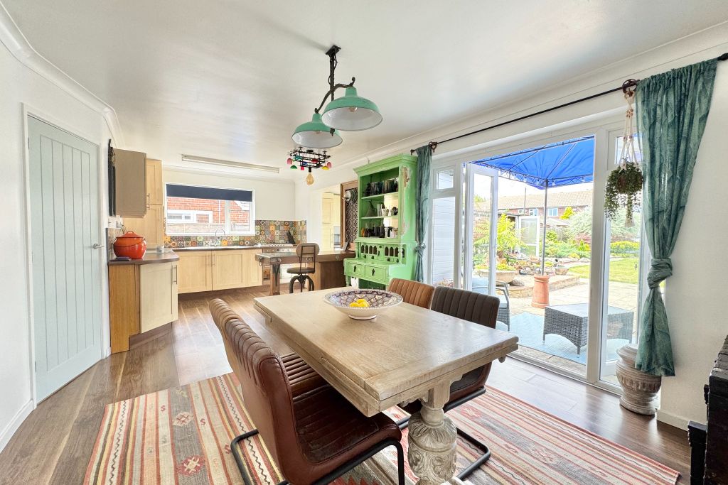Property photo 2 of 14 Dining 1
