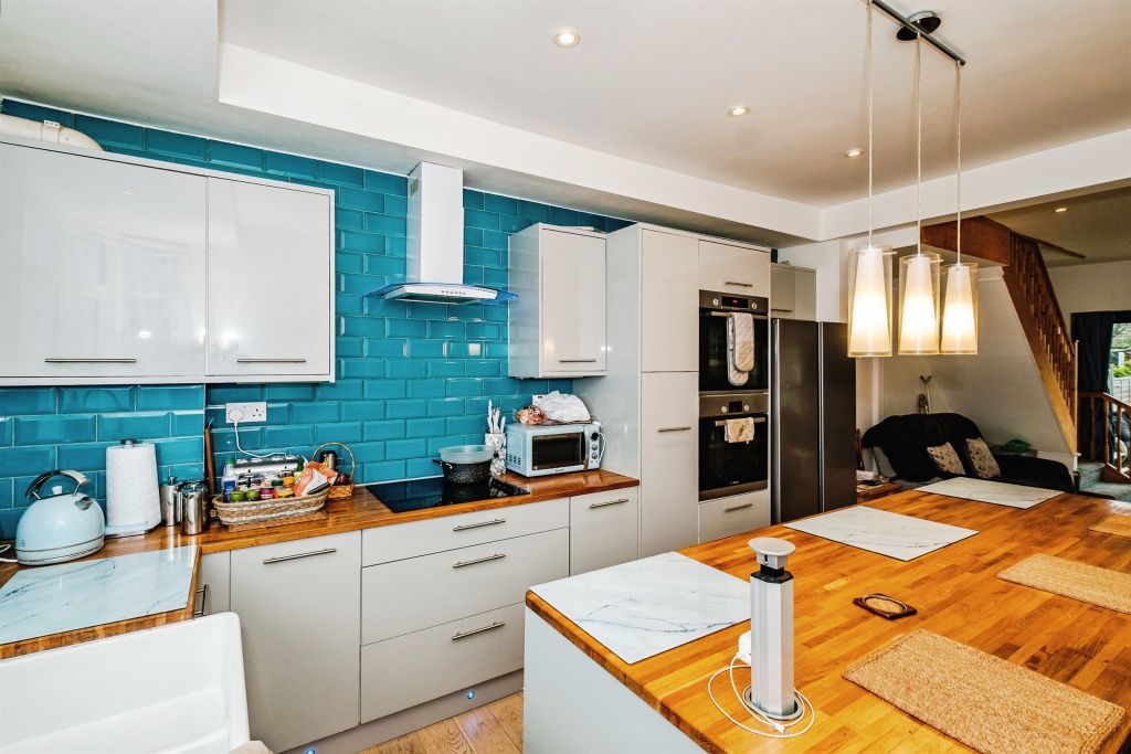 Property photo 3 of 20