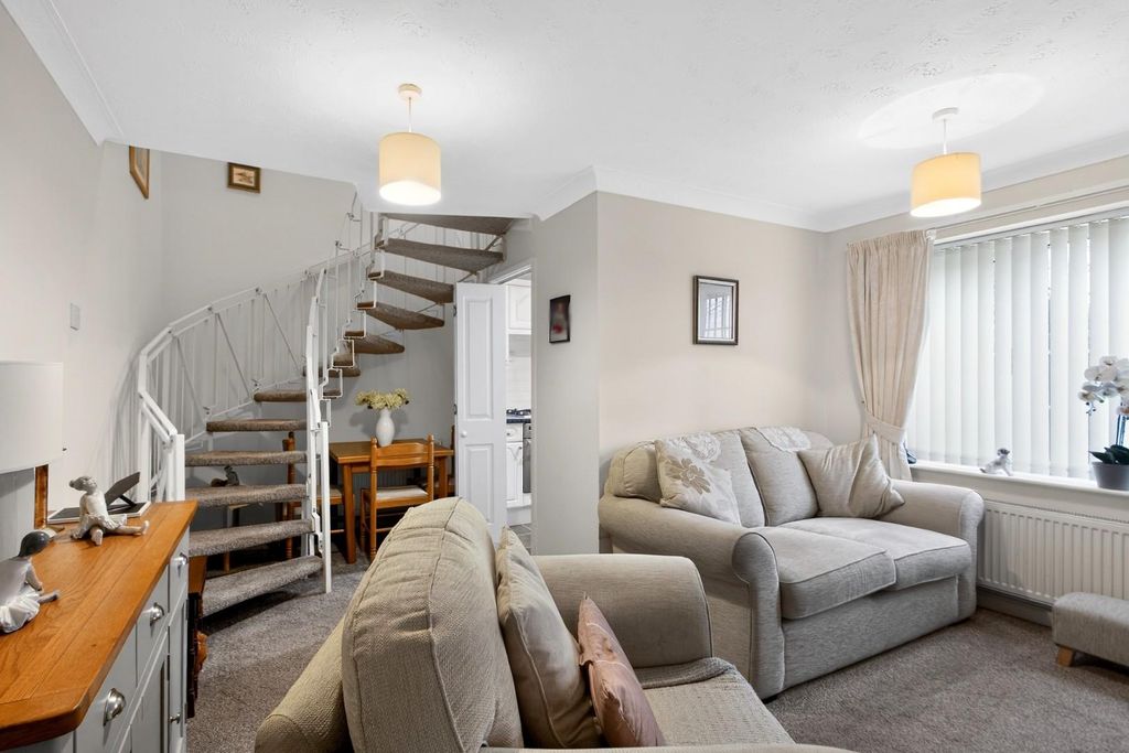 Property photo 2 of 15 180Tennysonave-3.Jpg