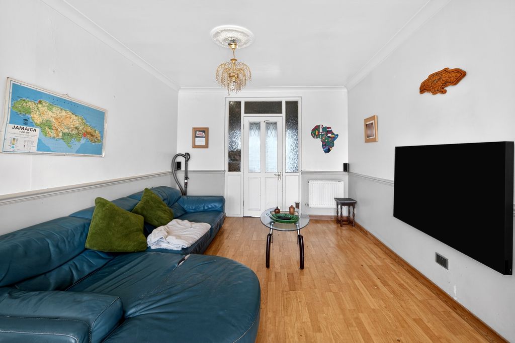 Property photo 2 of 24