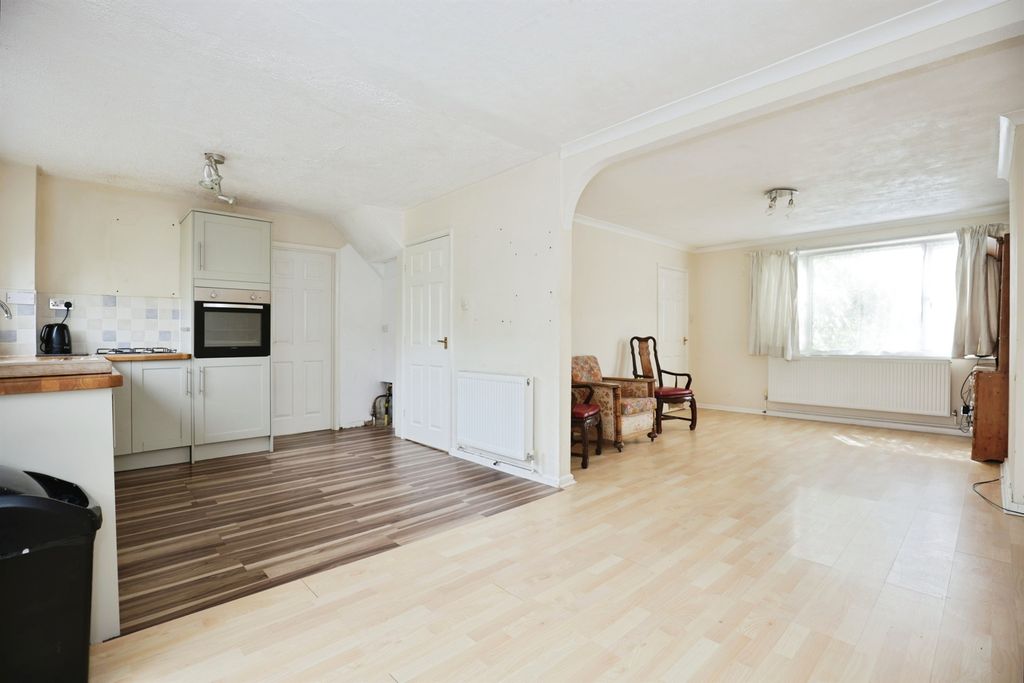 Property photo 3 of 15