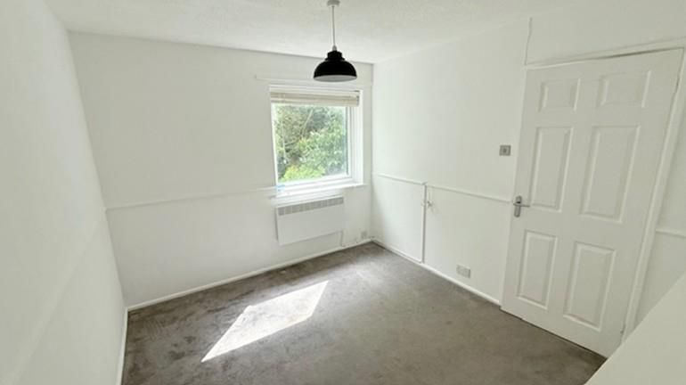 Property photo 2 of 9 Bedroom