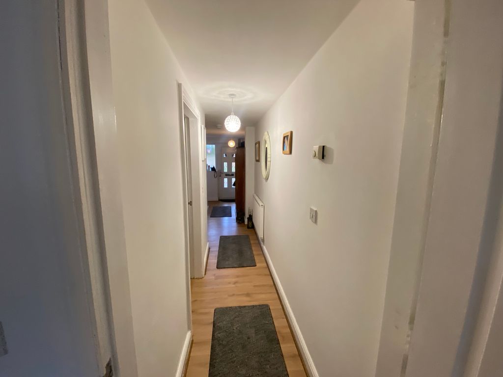 Property photo 2 of 20 Halllway