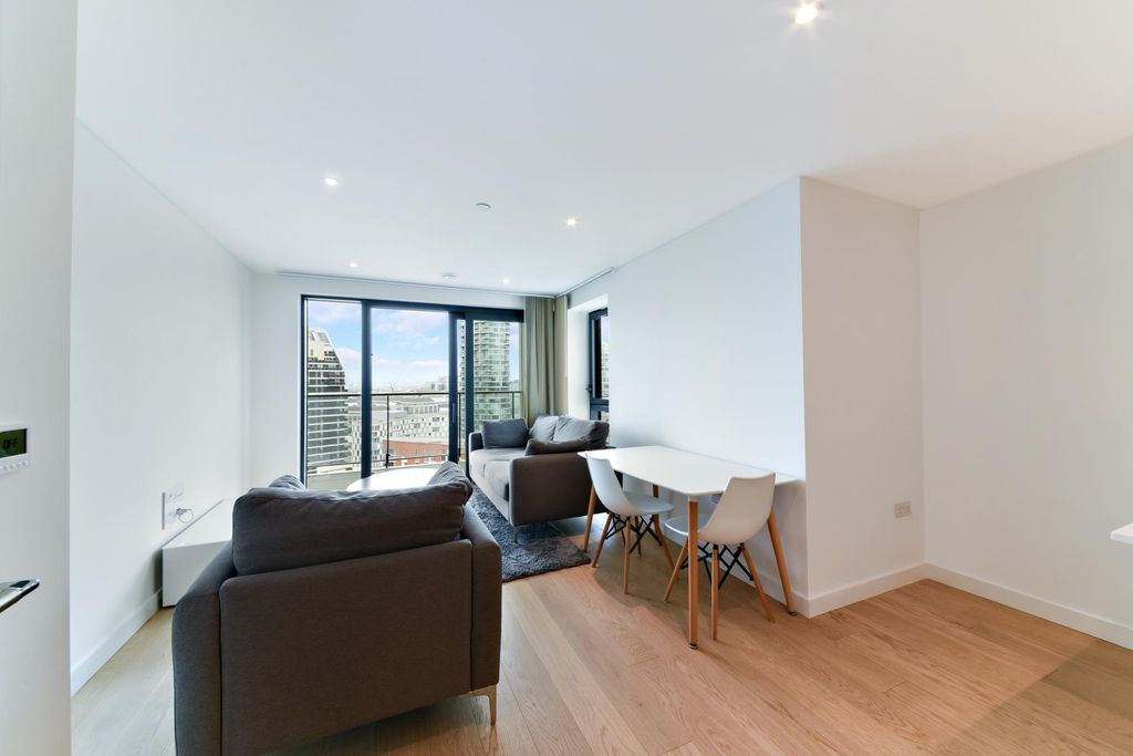 Property photo 3 of 11