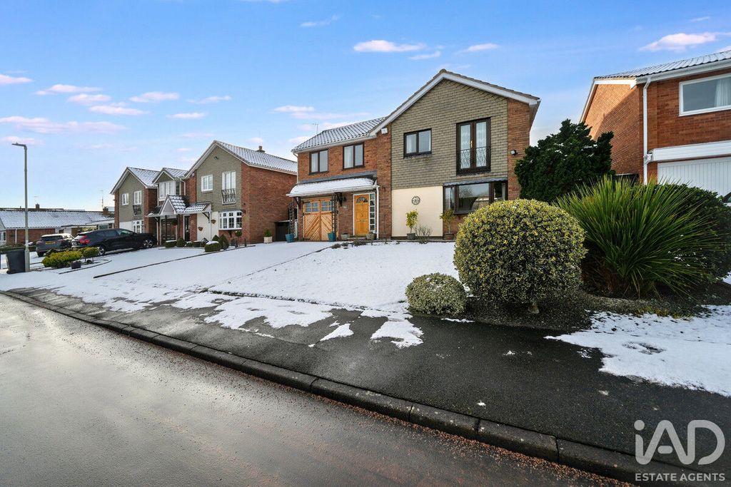 Property photo 1 of 45