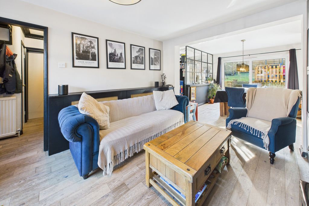 Property photo 3 of 23