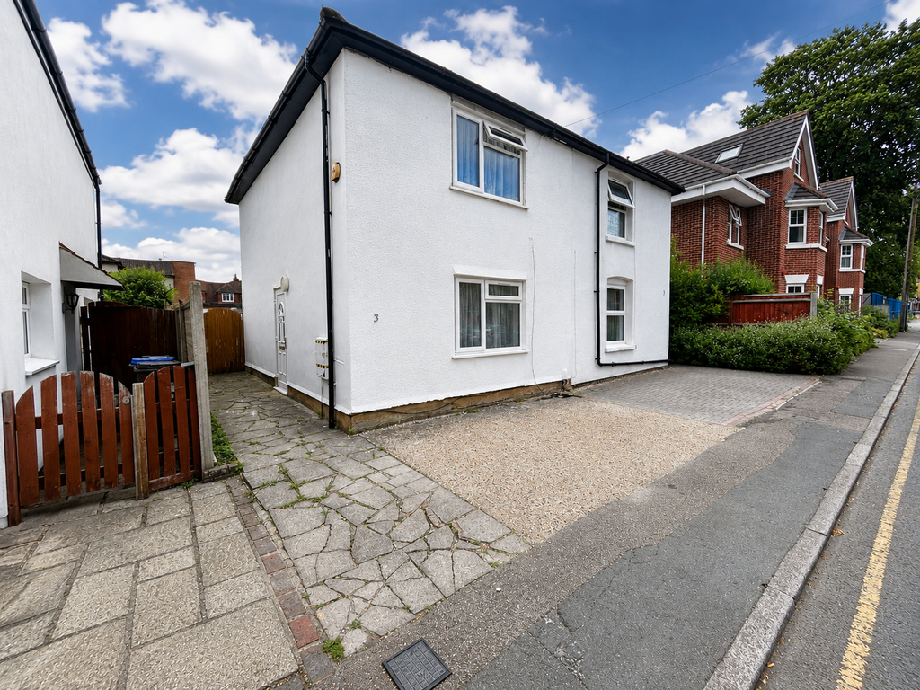 Property photo 1 of 16 3 Bedroom Semi-Detached House In Woking