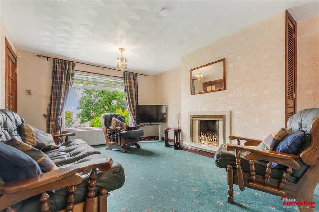 Property photo 2 of 29 Lounge (1)