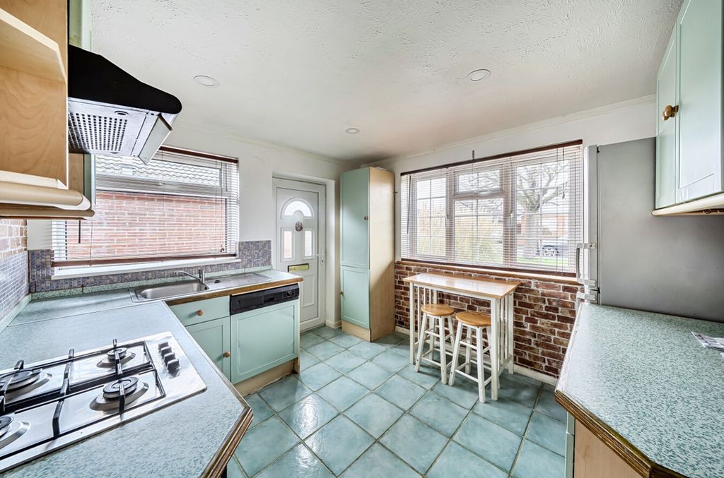 Property photo 3 of 17 1418892-9-69983Cb0Ec13B