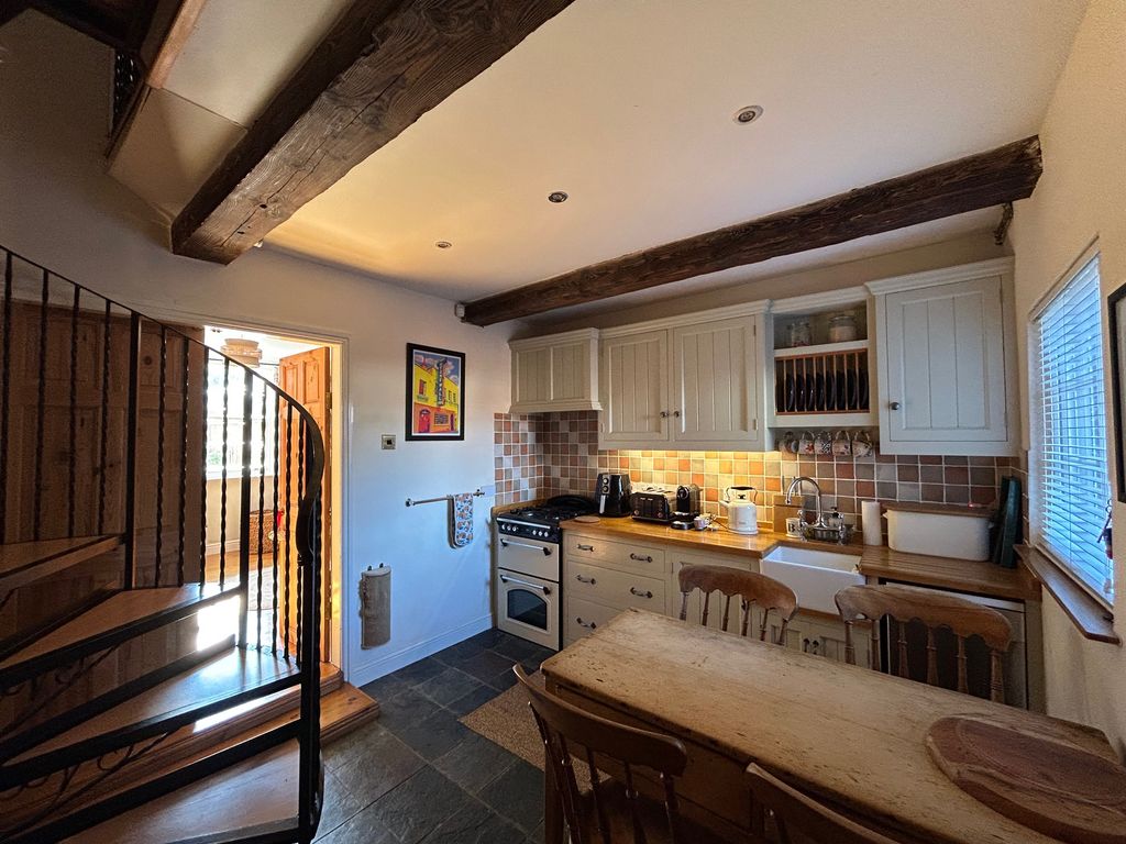 Property photo 3 of 25 Kitchen Diner.