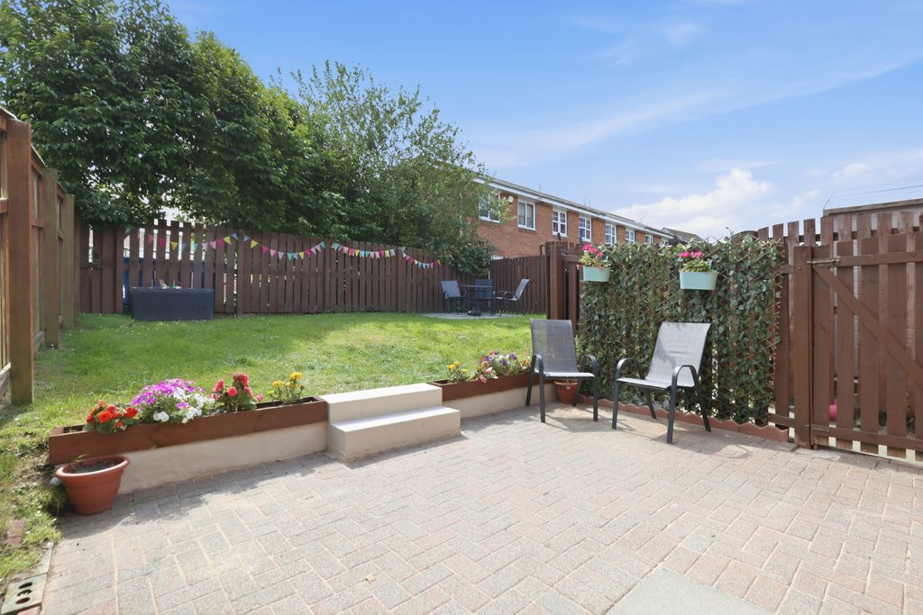 Property photo 2 of 26