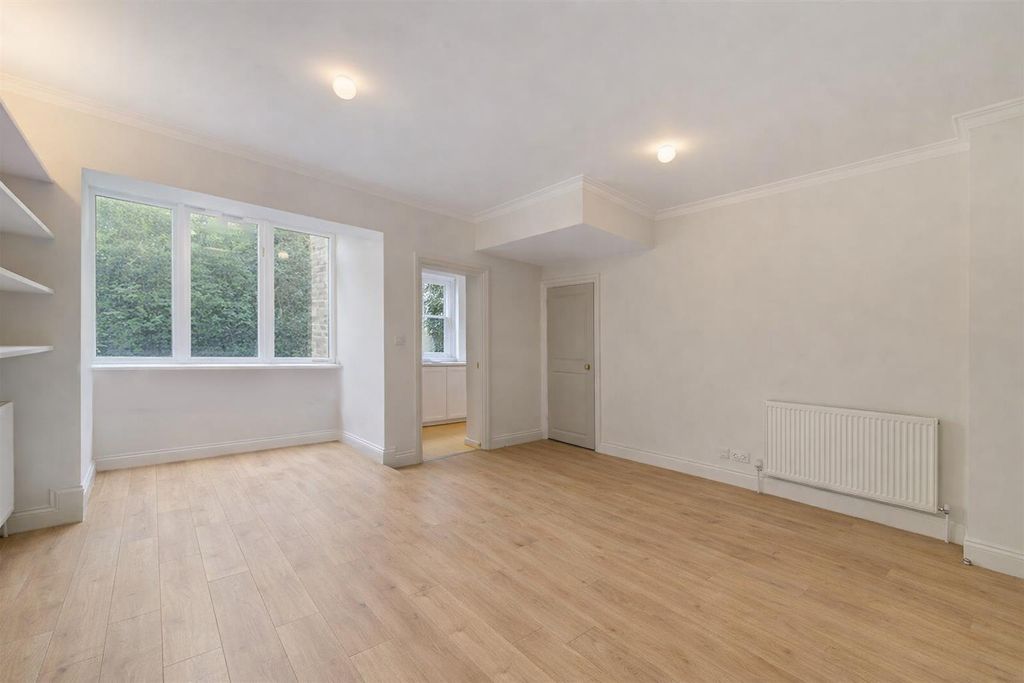 Property photo 2 of 5 02+.Png