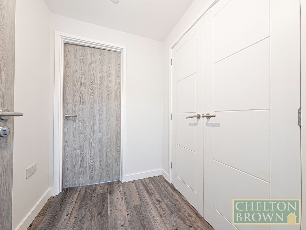 Property photo 2 of 17 Hallway