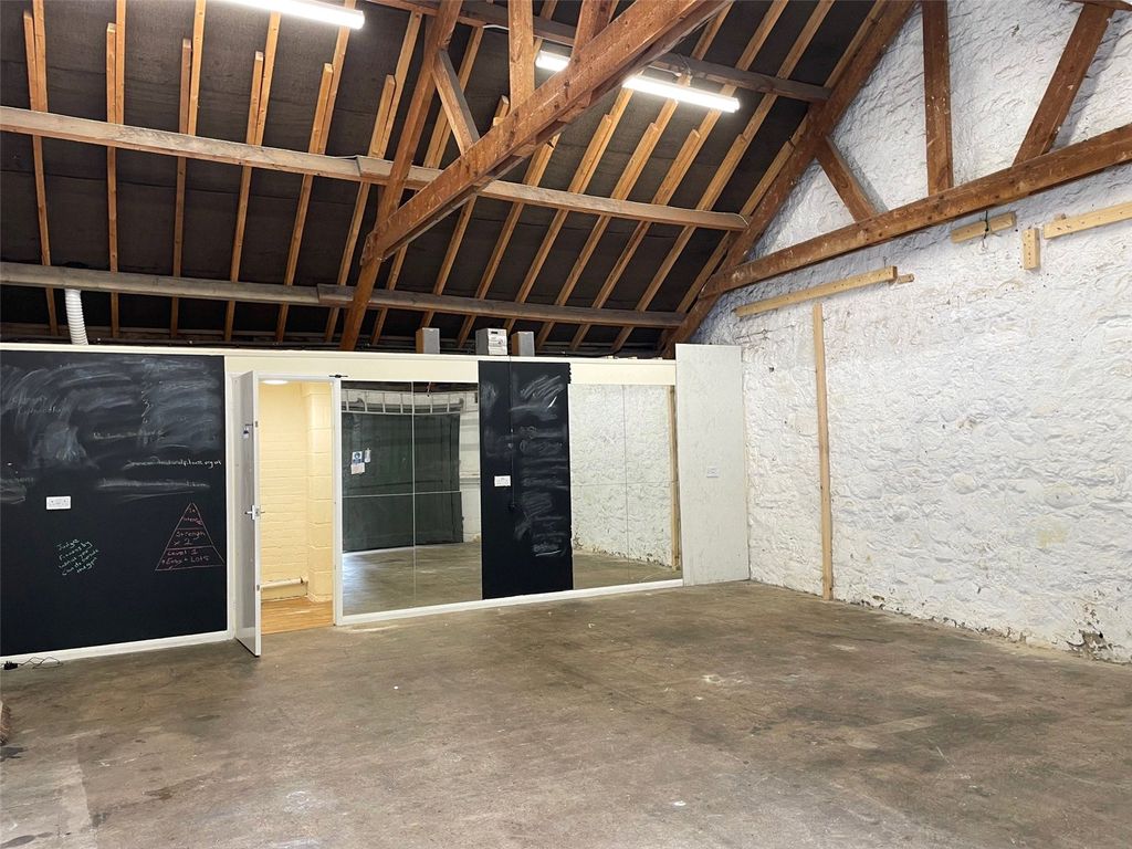 Property photo 3 of 7 Picture No. 04