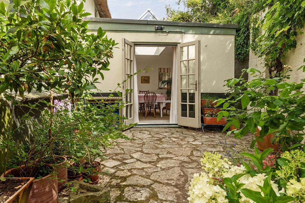 Property photo 3 of 19