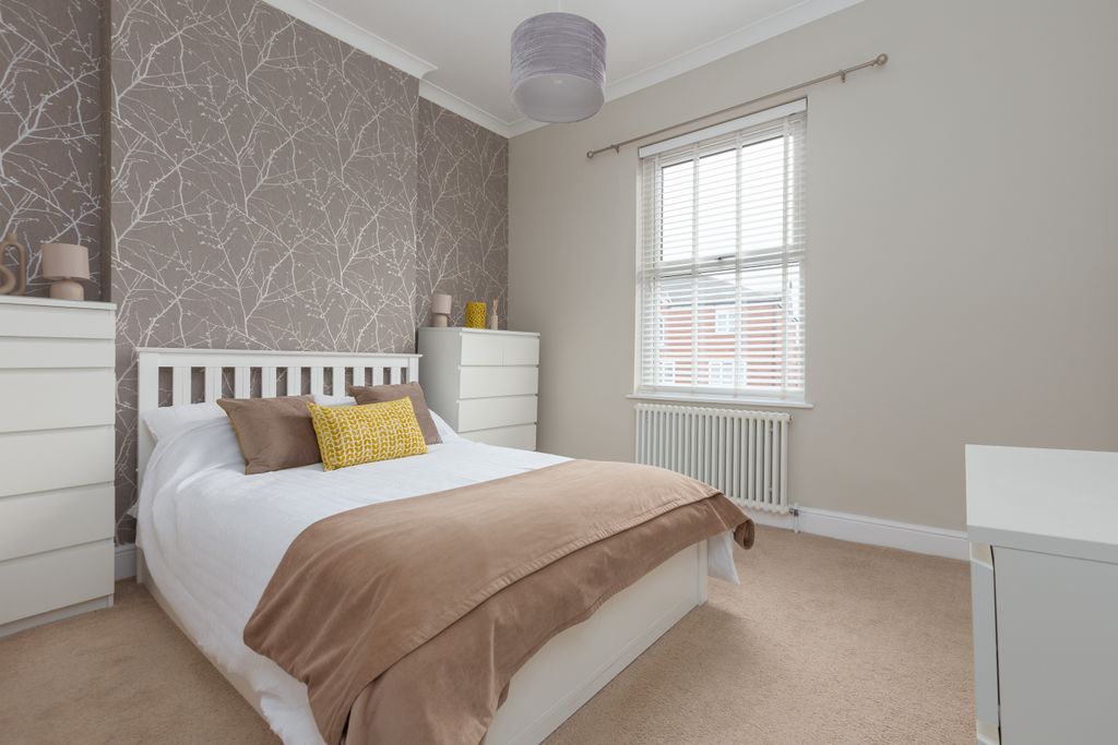 Property photo 2 of 29 121 Waterloo Road-2