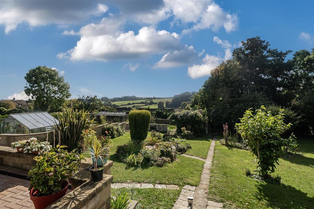 Property photo 2 of 26 Garden & View