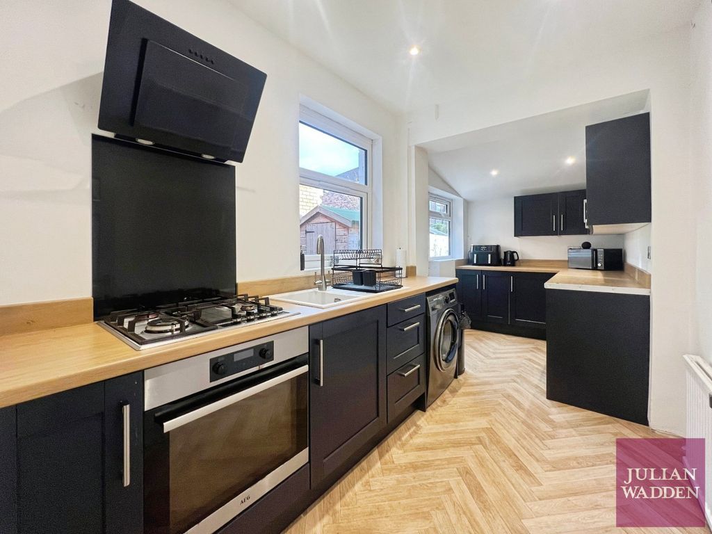 Property photo 3 of 12 Picture 3