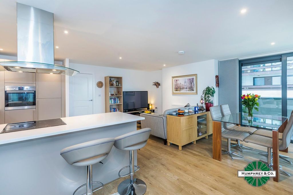 Property photo 3 of 14 Two Bedroom Flat In All Popular Hale Village