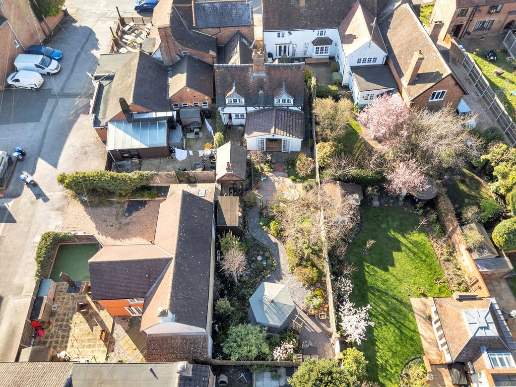 Property photo 2 of 32