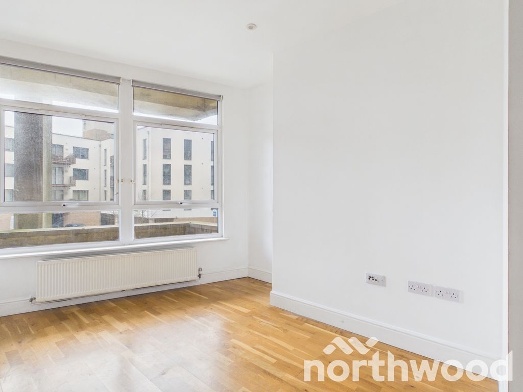 Property photo 3 of 27