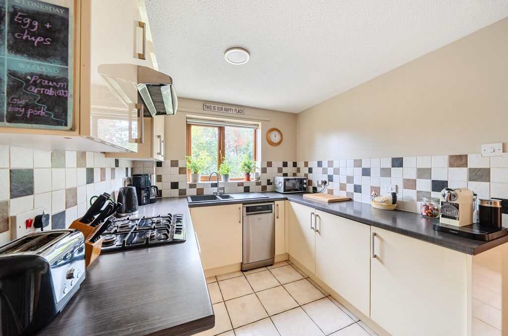 Property photo 3 of 19 1348776-8-68B9d1B...