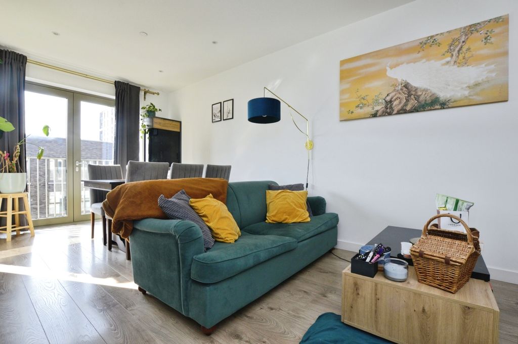 Property photo 3 of 21 Pbox-Img.Jpg