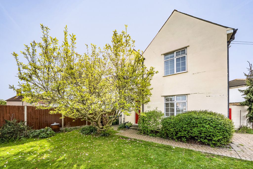 Property photo 1 of 15 External