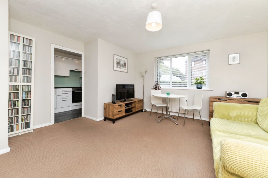 Property photo 2 of 17
