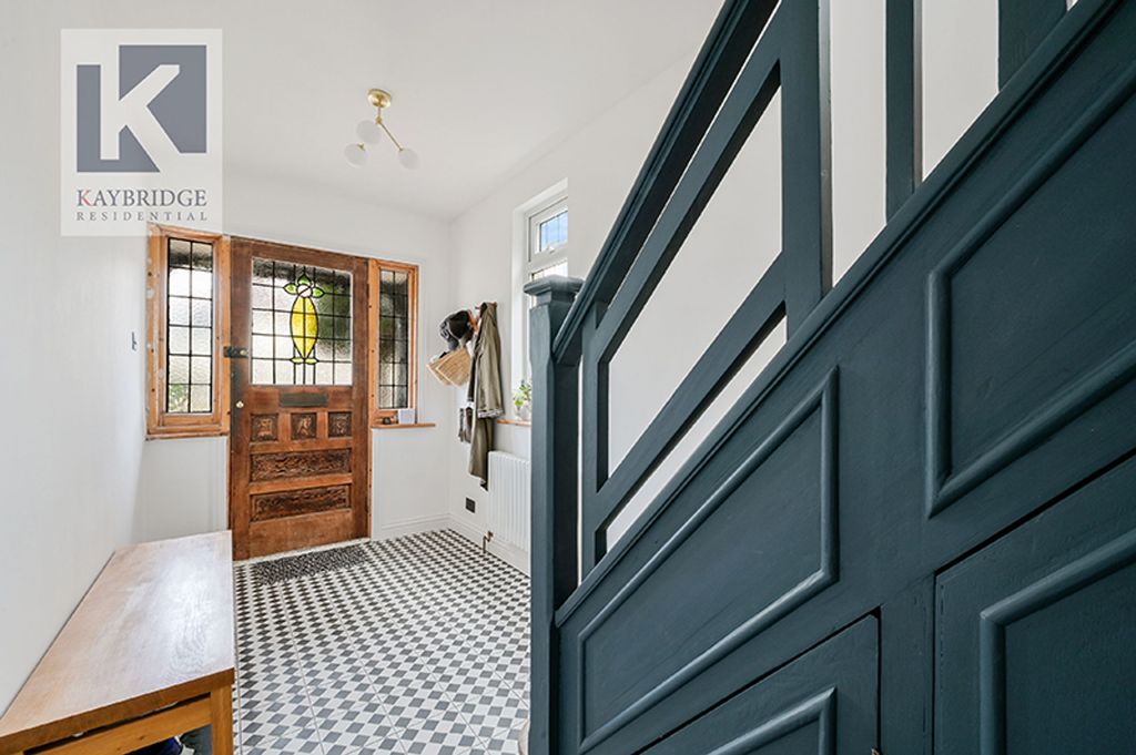 Property photo 2 of 16 Lakehurst Road, Epsom - Kt19 0Eq