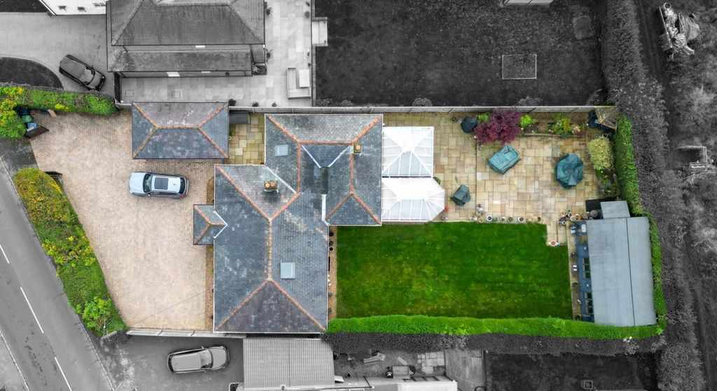 Property photo 2 of 25 Picture No. 28