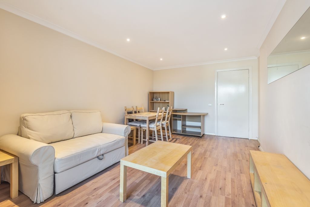 Property photo 2 of 12 595834 (1)