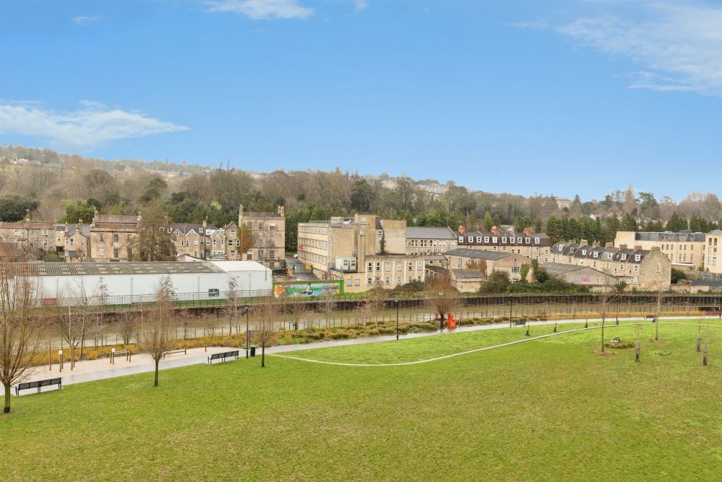 Property photo 3 of 17