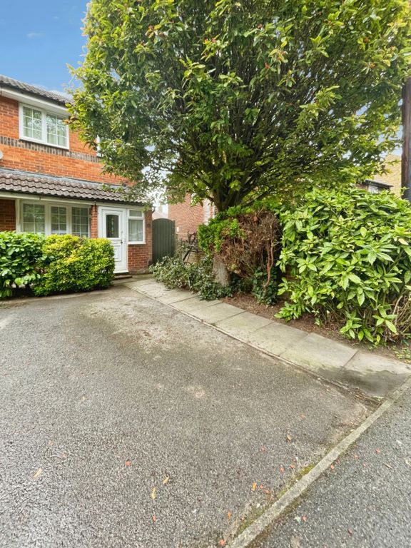 Property photo 1 of 15 Medway Front
