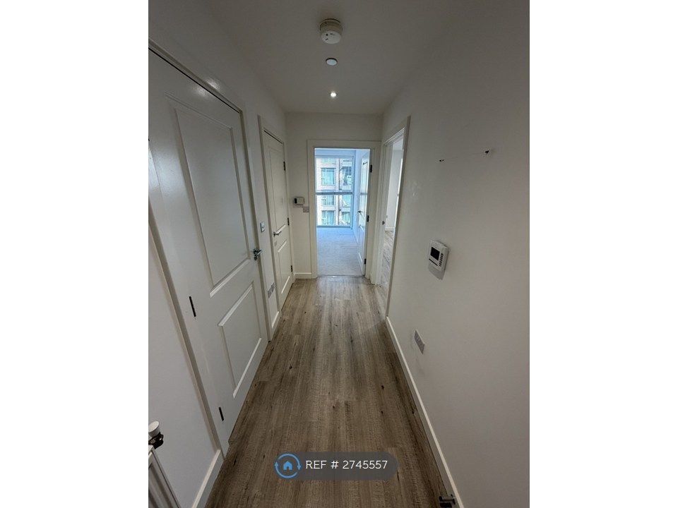 Property photo 3 of 16 Hallway