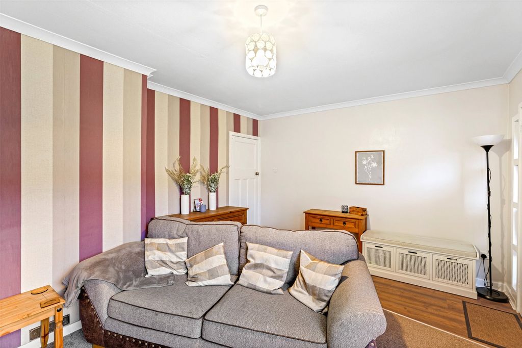 Property photo 2 of 11 Living Room