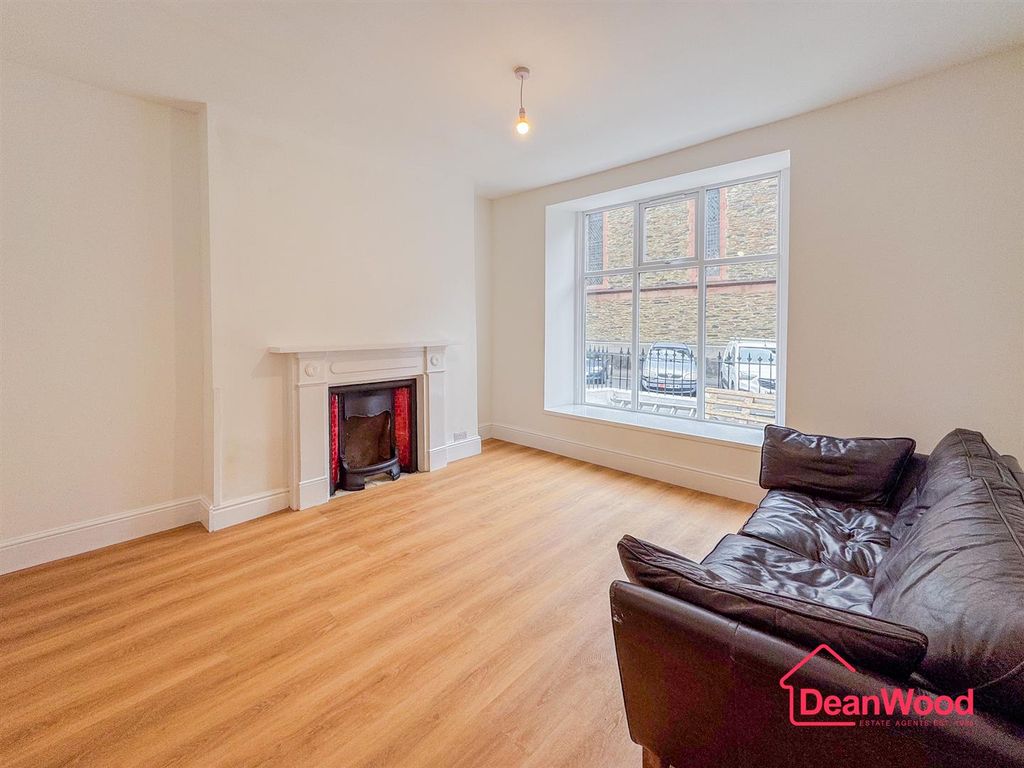 Property photo 2 of 24 Untitled-159.Jpg