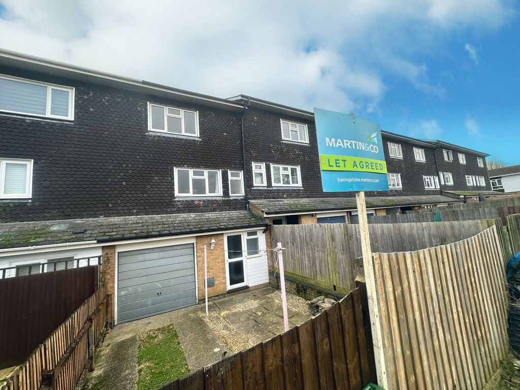 Property photo 1 of 9