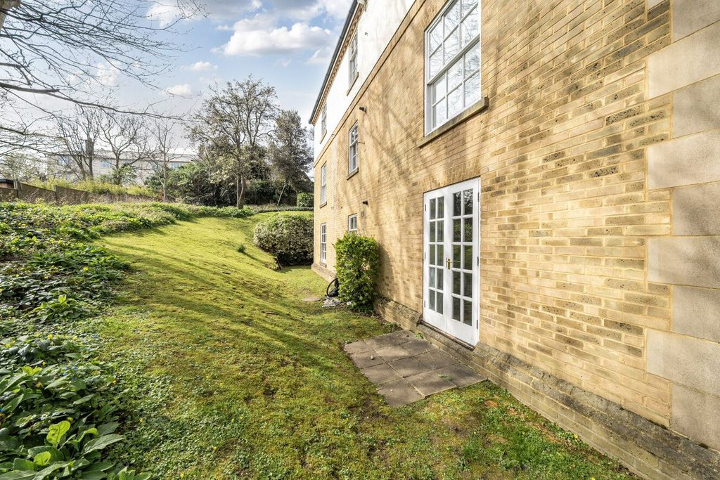 Property photo 3 of 9 Picture No. 13