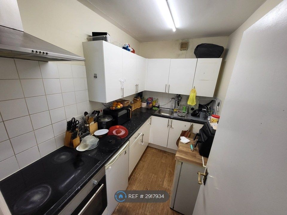 Property photo 3 of 5 Kitchen