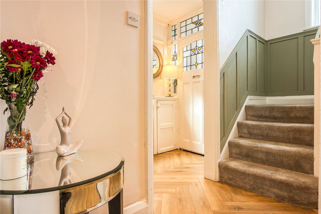 Property photo 2 of 28 Hall