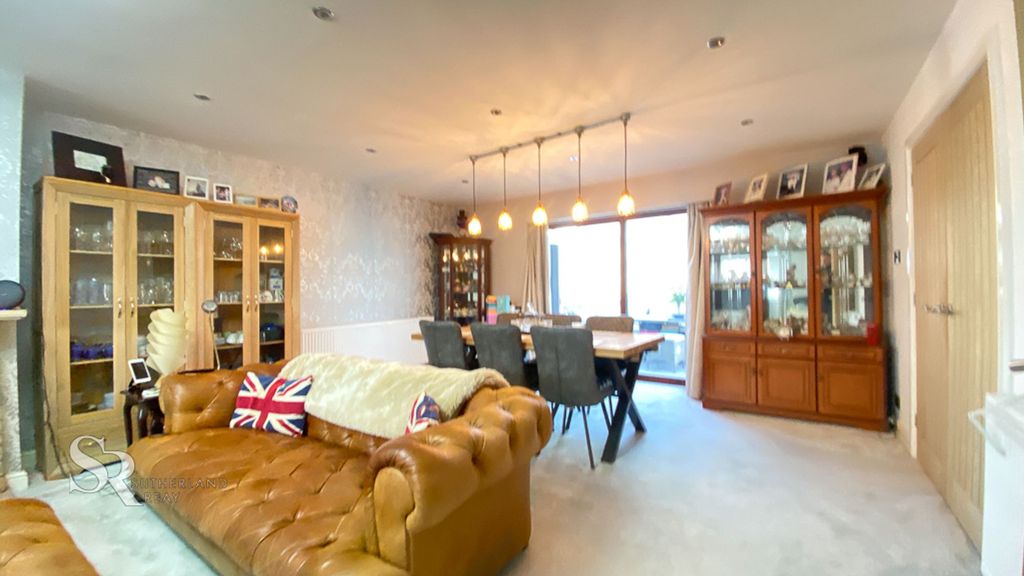 Property photo 3 of 37