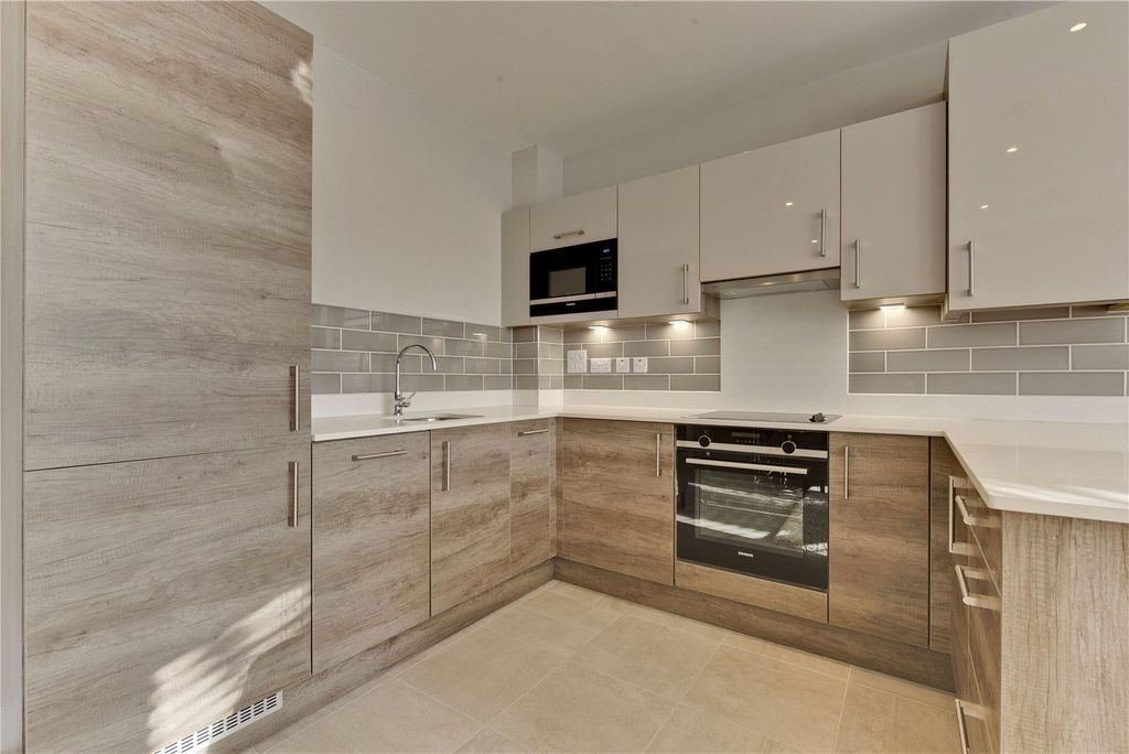 Property photo 2 of 8 Kitchen